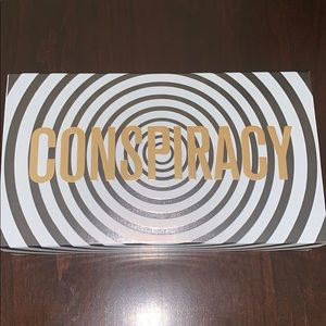 CONSPIRACY EYESHADOW PALETTE